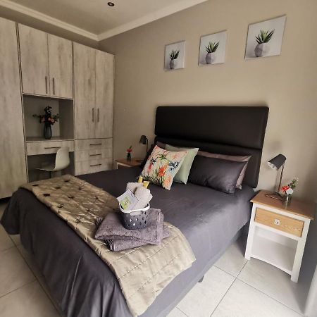 Utopia Guest House Alberton Buitenkant foto